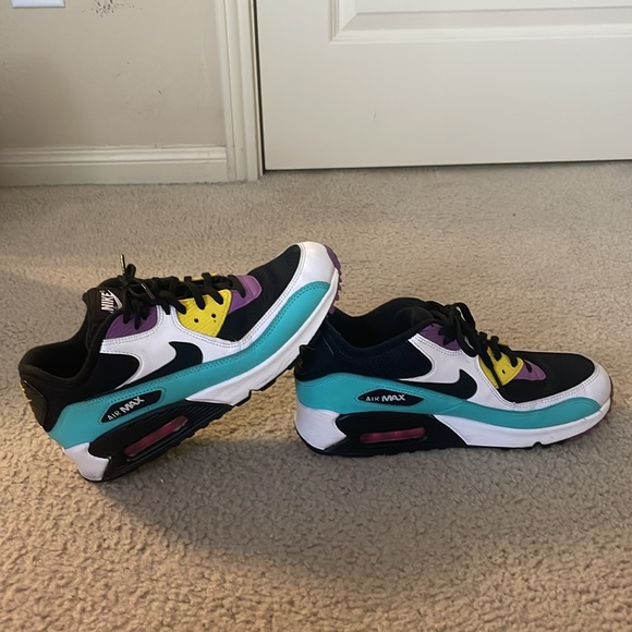 Nike’s - Picture 2 of 4